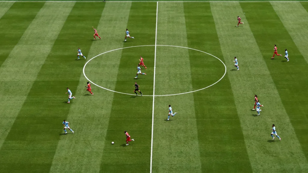 過往透過多次傳控等待對手失誤