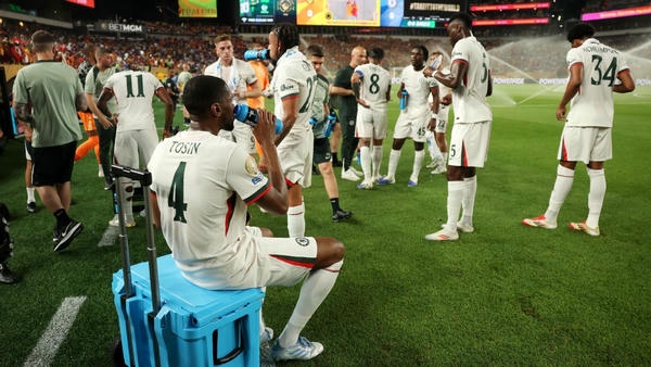 避免球員因高速運動和高溫造成身體損害