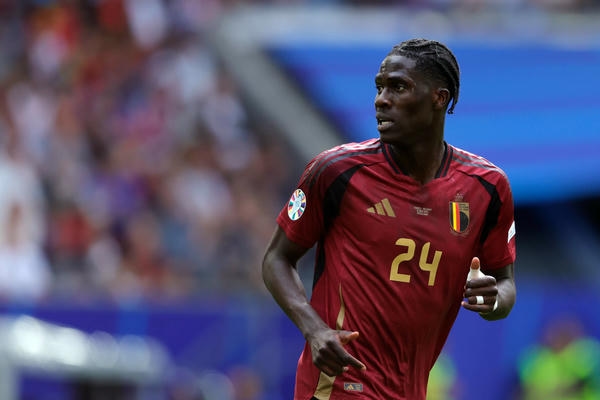 奧拿拿Amadou Onana擁有隊伍中顯眼的身材優勢